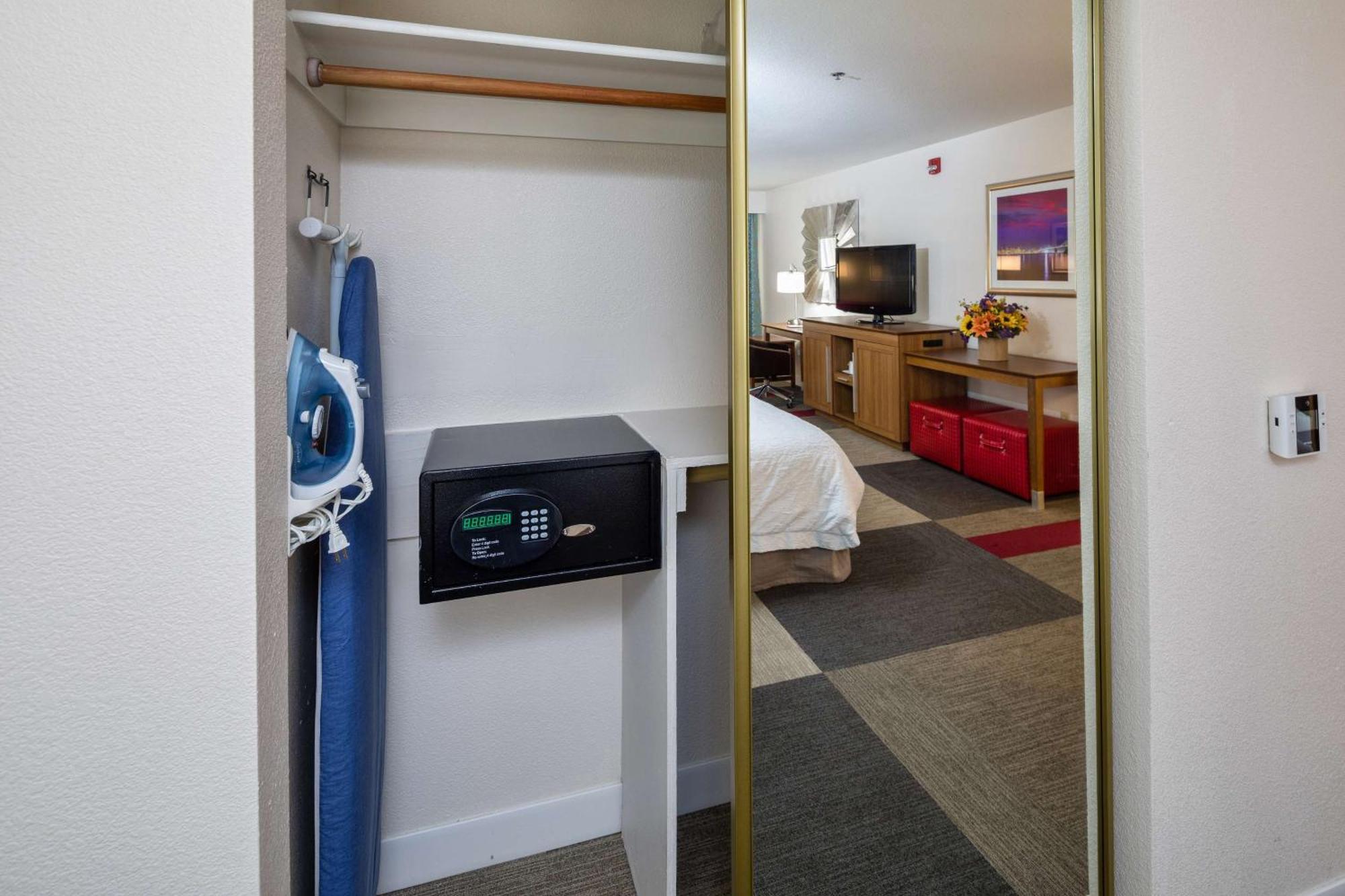Hampton Inn San Francisco Airport Саут-Сан-Франциско Екстер'єр фото