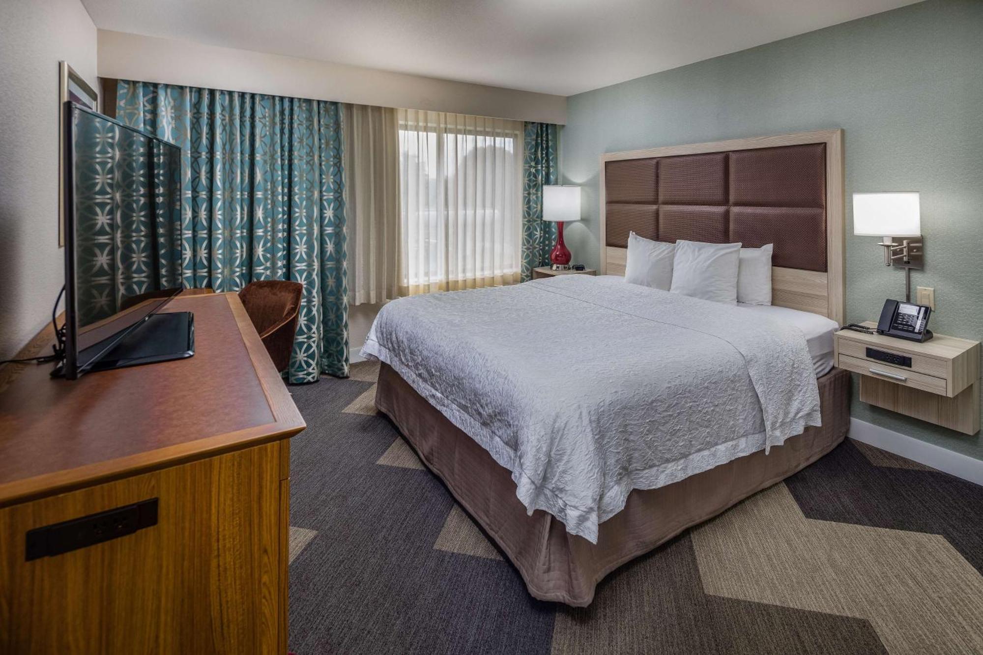 Hampton Inn San Francisco Airport Саут-Сан-Франциско Екстер'єр фото